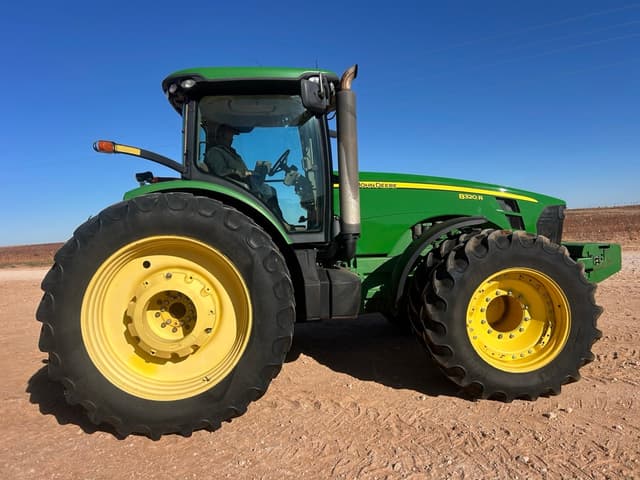 Image of John Deere 8320R equipment image 1