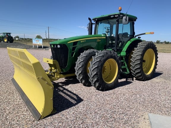 2010 John Deere 8320R Image