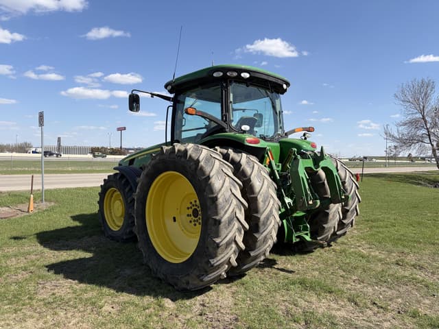 Image of John Deere 8320R equipment image 2