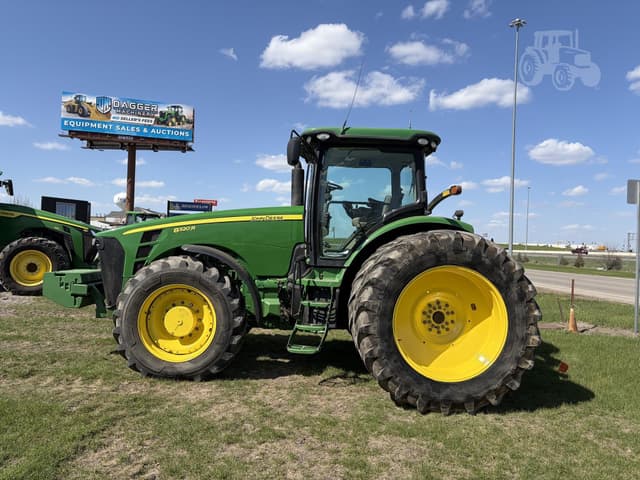 Image of John Deere 8320R equipment image 1