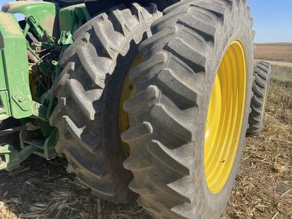 Image of John Deere 8320R equipment image 4