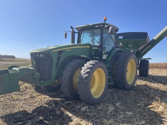 Image of John Deere 8320R equipment image 2