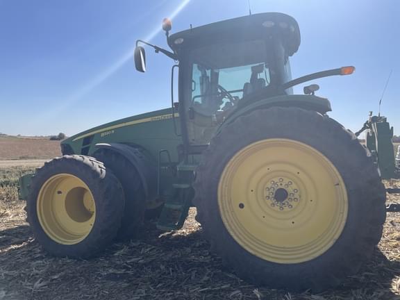Image of John Deere 8320R equipment image 1