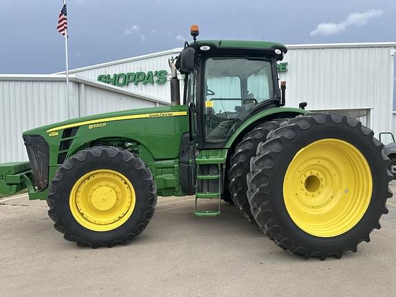 Image of John Deere 8320R equipment image 3