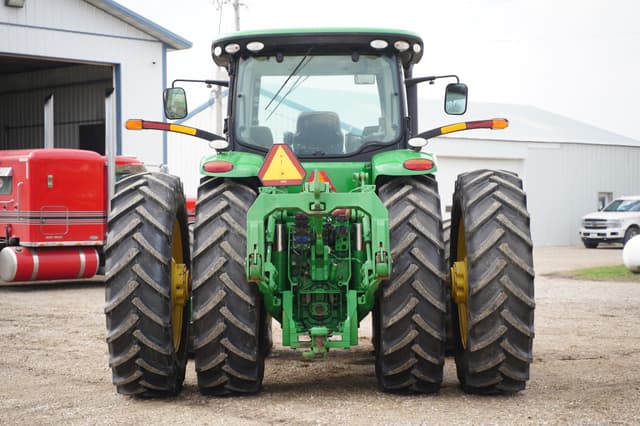 Image of John Deere 8320R equipment image 4