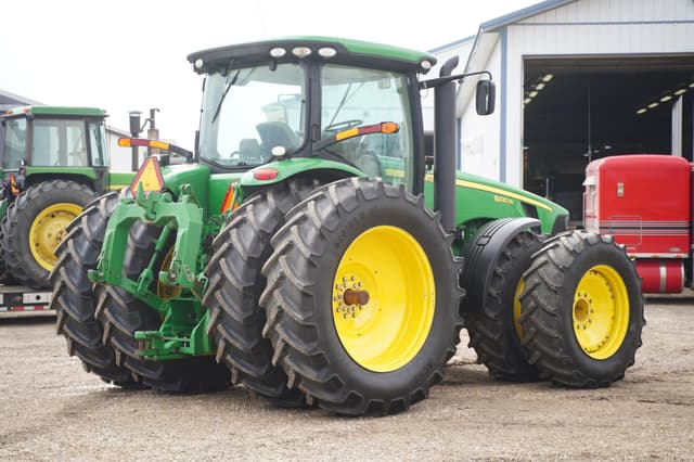 Image of John Deere 8320R equipment image 3