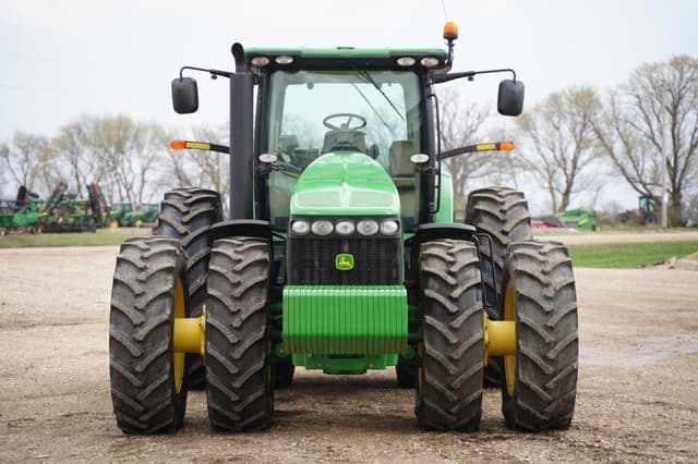 Image of John Deere 8320R equipment image 1