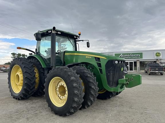 Image of John Deere 8320R equipment image 1