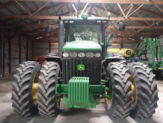 Image of John Deere 8320R equipment image 2