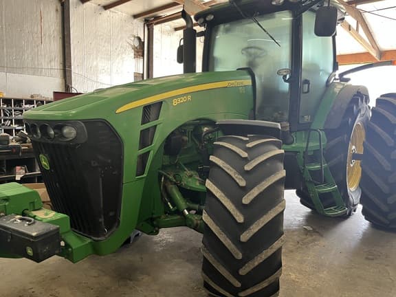 Image of John Deere 8320R equipment image 1