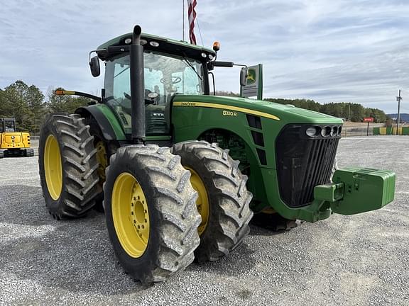 Image of John Deere 8320R equipment image 4