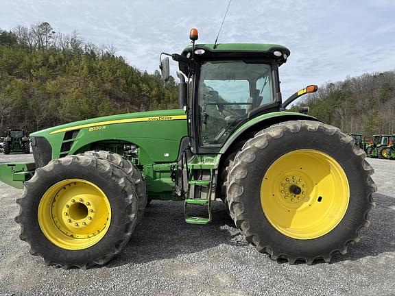 Image of John Deere 8320R equipment image 3