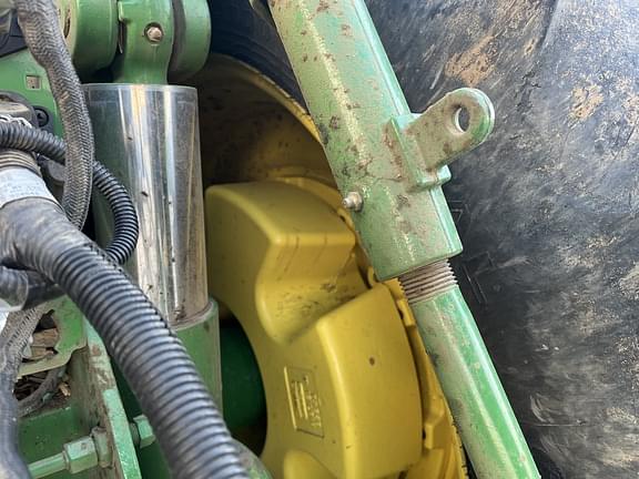 Image of John Deere 8320R equipment image 3