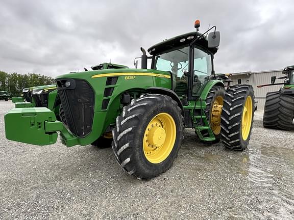 Image of John Deere 8320R equipment image 1