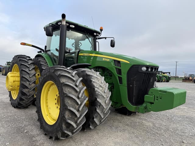Image of John Deere 8320R equipment image 1