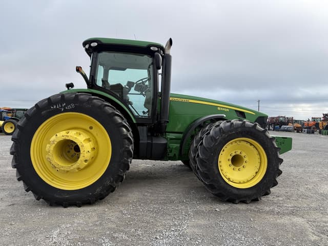 Image of John Deere 8320R equipment image 3
