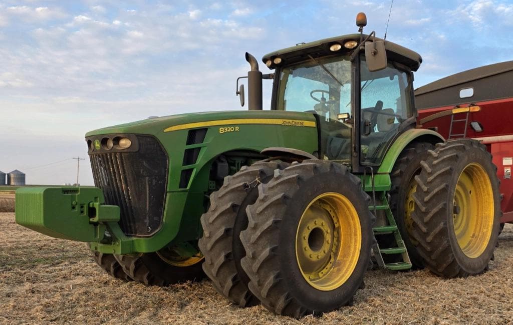Image of John Deere 8320R Primary image