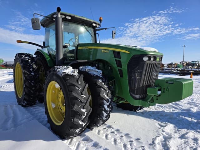 Image of John Deere 8320R equipment image 2