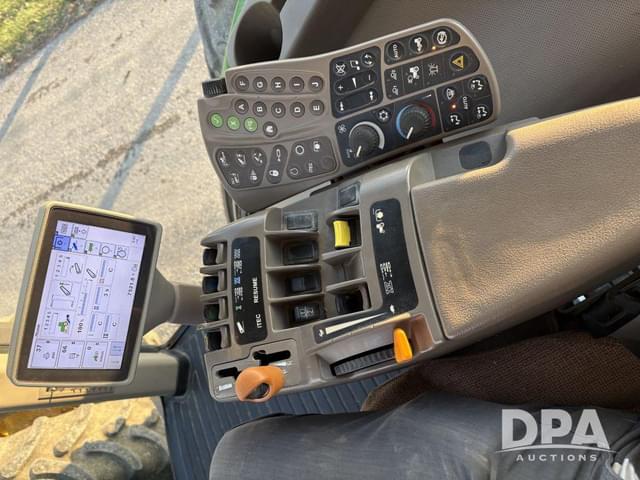 Image of John Deere 8320R equipment image 4