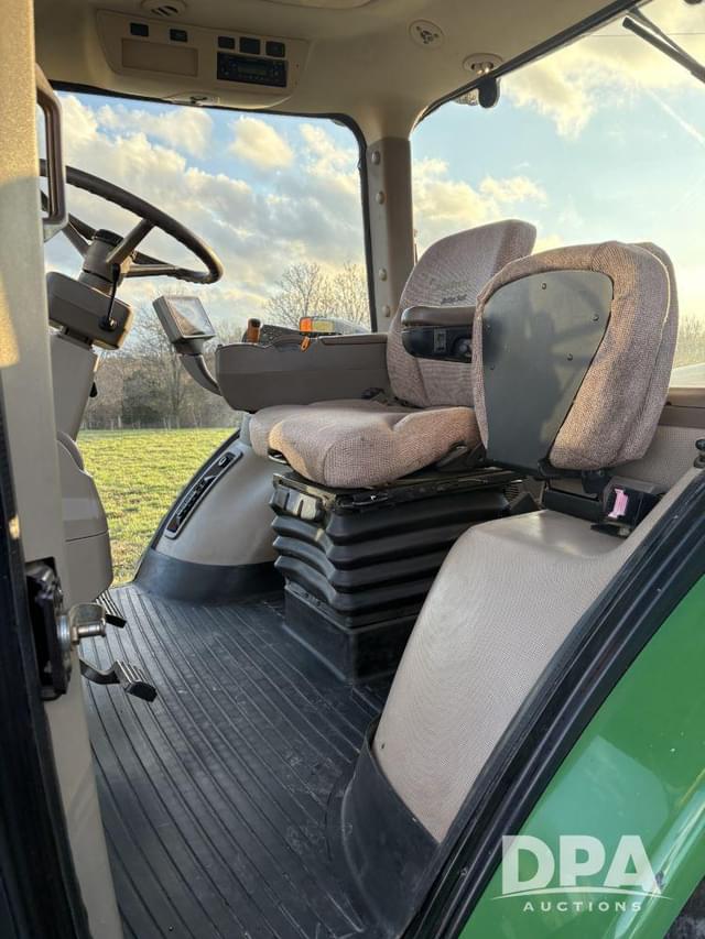 Image of John Deere 8320R equipment image 3