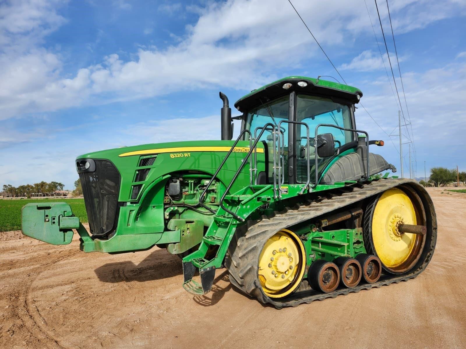 2010 John Deere 8320RT Equipment Image0