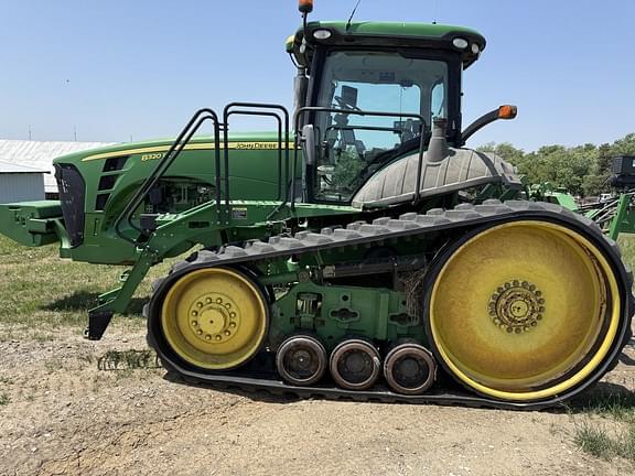 Image of John Deere 8320RT equipment image 1