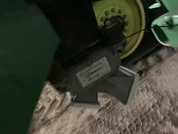 Image of John Deere 8320RT equipment image 3
