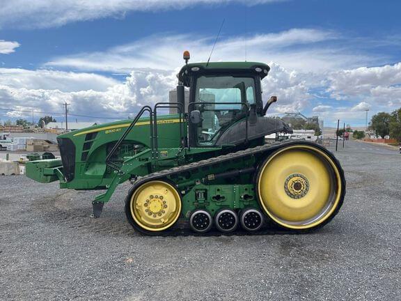 Image of John Deere 8320RT equipment image 1