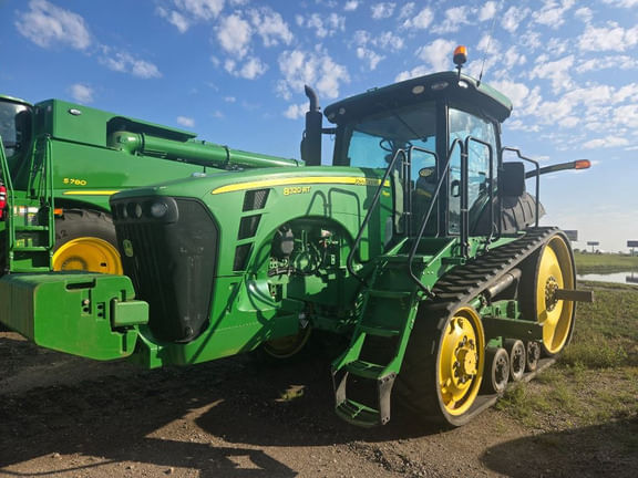 2010 John Deere 8320RT Equipment Image0