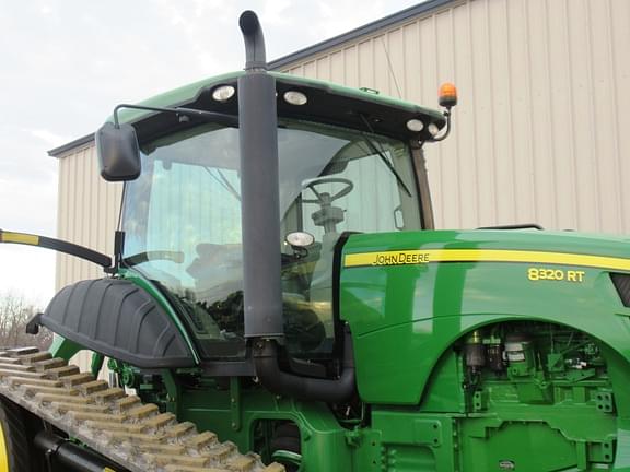 Image of John Deere 8320RT equipment image 4