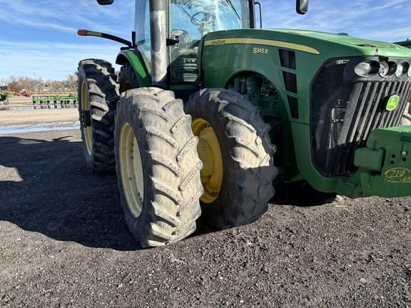 Image of John Deere 8345R equipment image 3