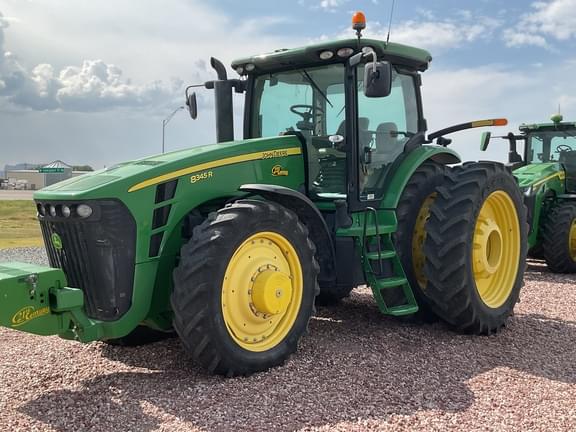 Image of John Deere 8345R equipment image 2