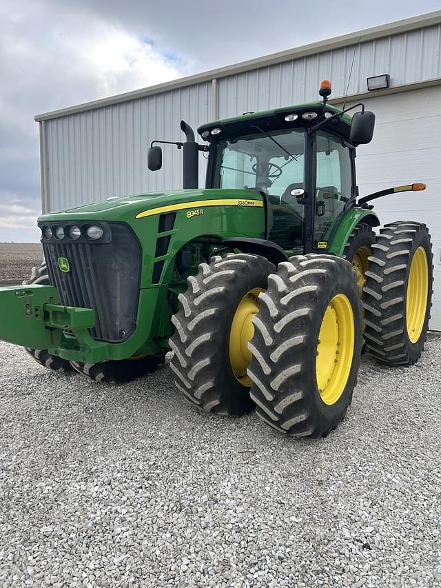 Image of John Deere 8345R equipment image 1