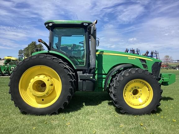 Image of John Deere 8345R equipment image 4