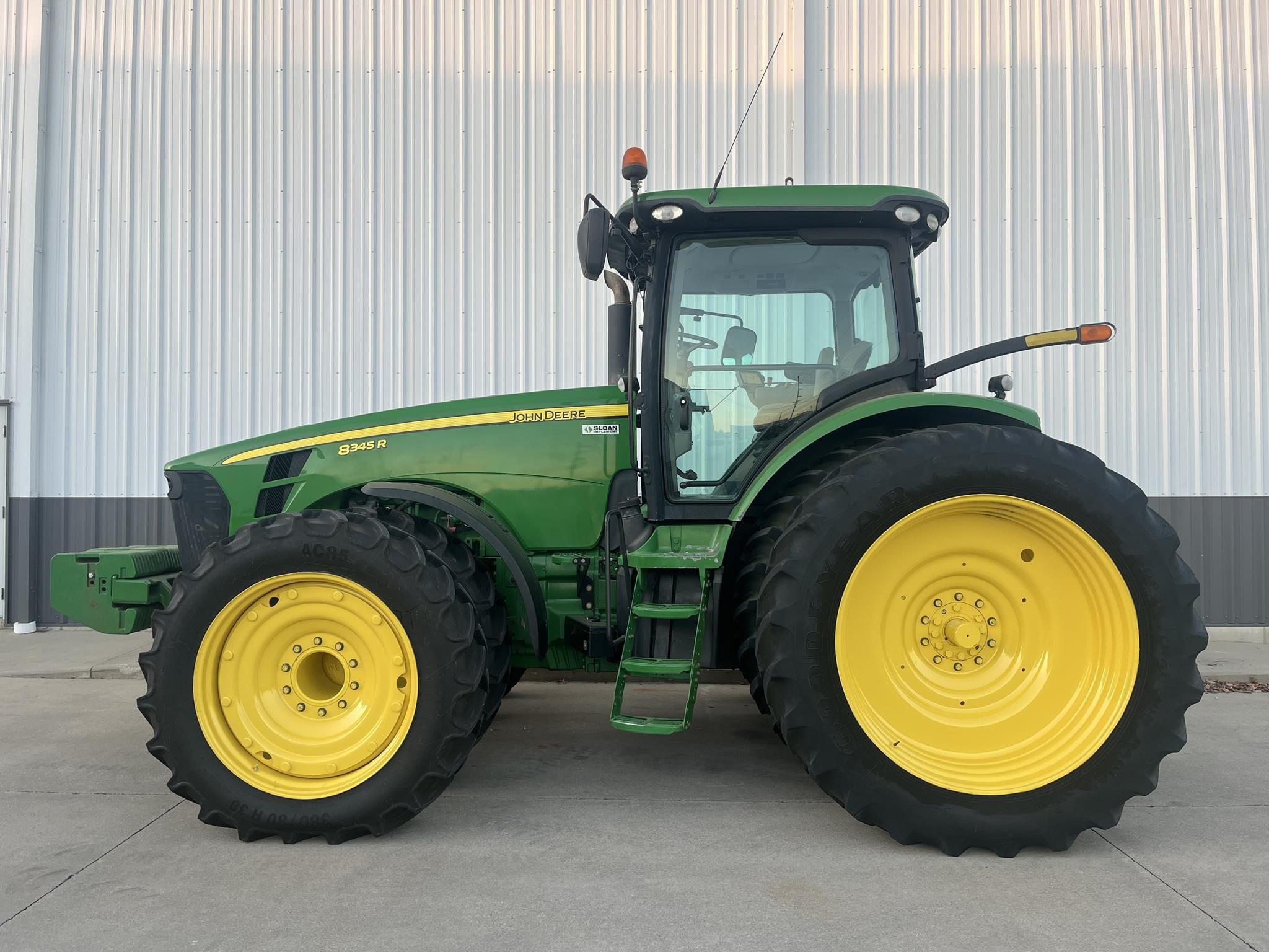 2010 John Deere 8345R Equipment Image0
