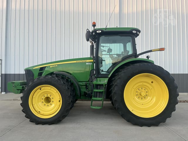 Image of John Deere 8345R equipment image 2