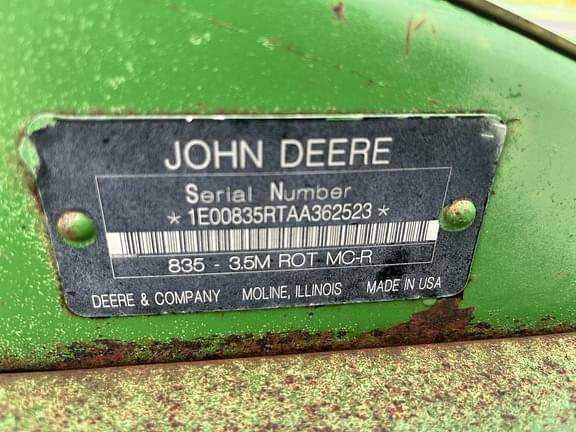 Image of John Deere 835 equipment image 2