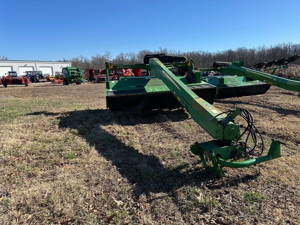 2010 John Deere 835 Equipment Image0