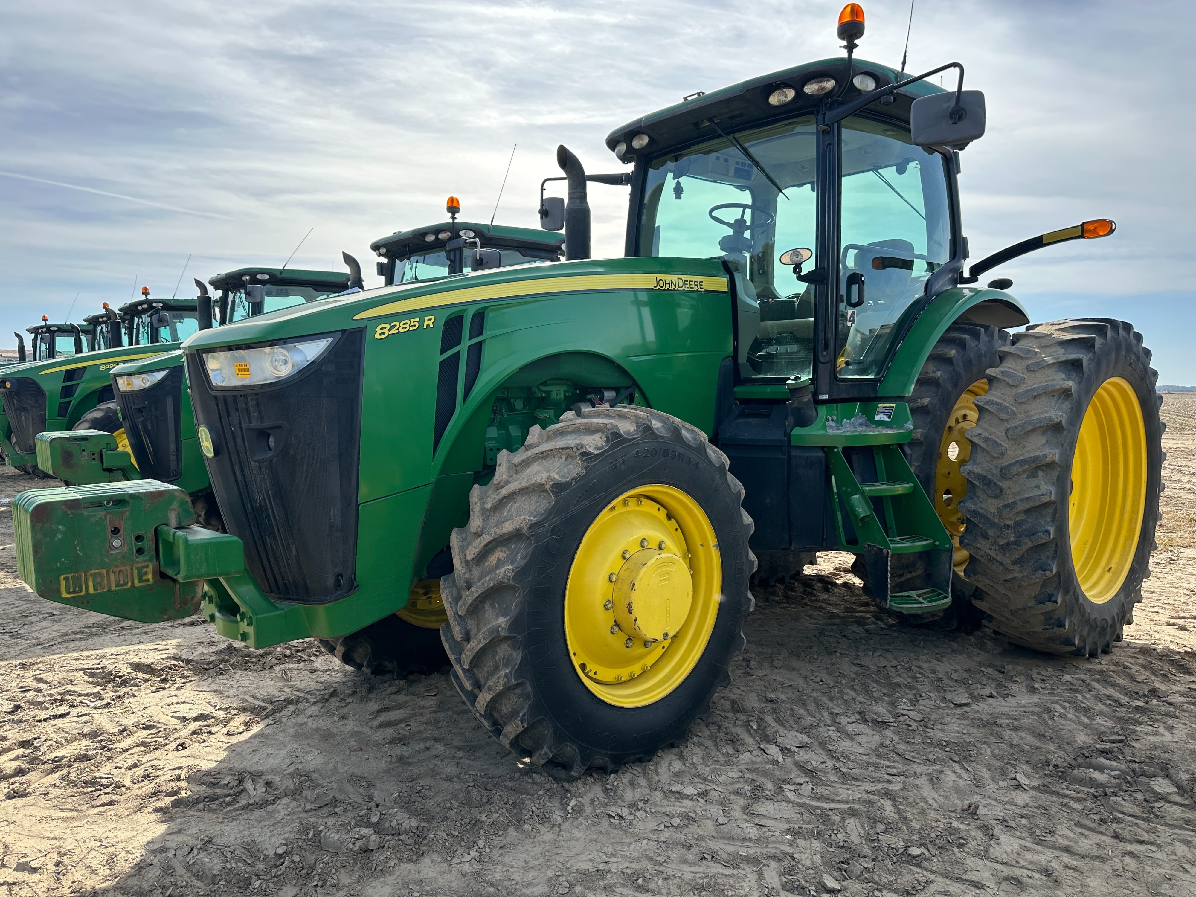 2010 John Deere 8360R Equipment Image0