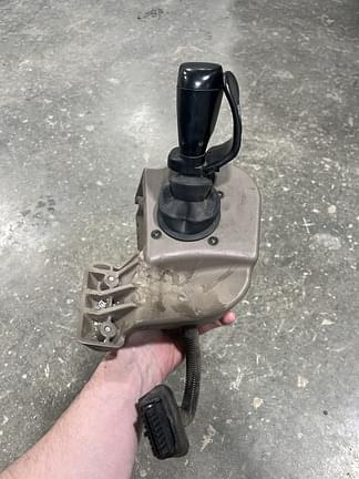 Image of John Deere 843 equipment image 2