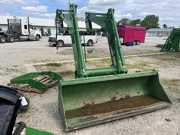Image of John Deere 843 equipment image 3