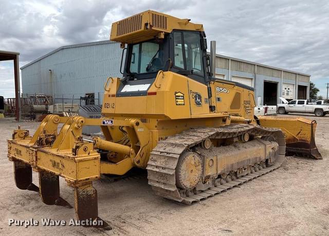 Image of John Deere 850J equipment image 4