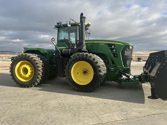 Image of John Deere 9230 equipment image 1