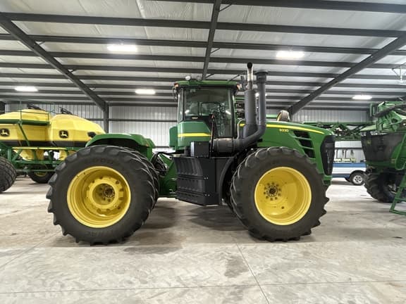 Image of John Deere 9330 equipment image 3