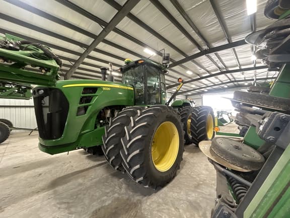 Image of John Deere 9330 equipment image 1