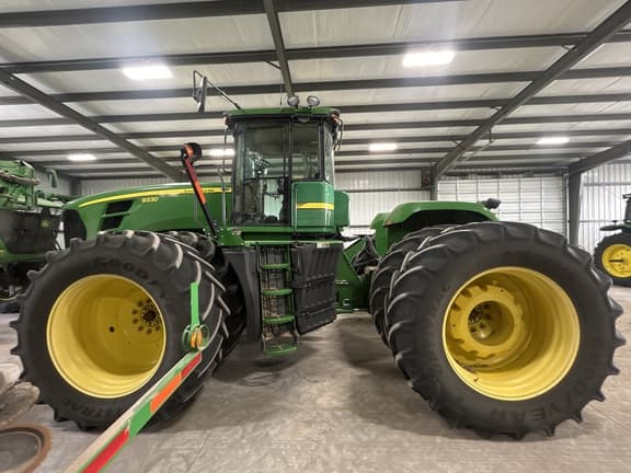 Image of John Deere 9330 equipment image 4