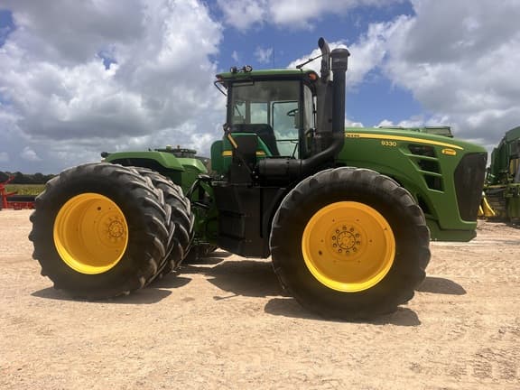 Image of John Deere 9330 equipment image 3