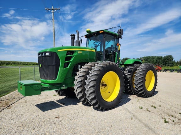 2010 John Deere 9330 Equipment Image0