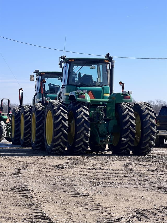 Image of John Deere 9330 equipment image 2