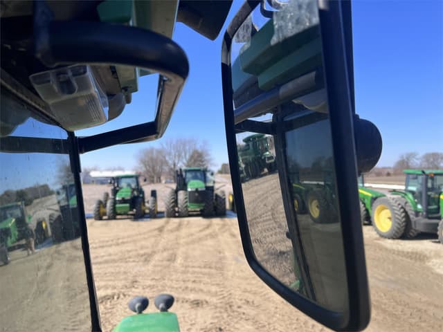 Image of John Deere 9330 equipment image 3